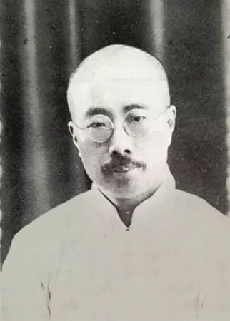 周作人中國(guó)現(xiàn)代著名散文家、文學(xué)理論家