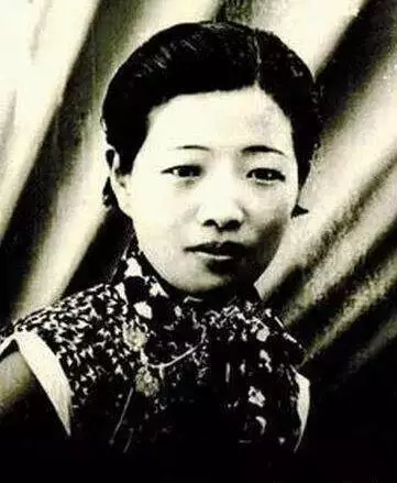 年輕時(shí)的畫家李青萍