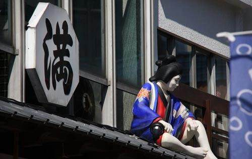第一次來日本的國內(nèi)游客，最吃驚的莫過于日本城市街道的整潔